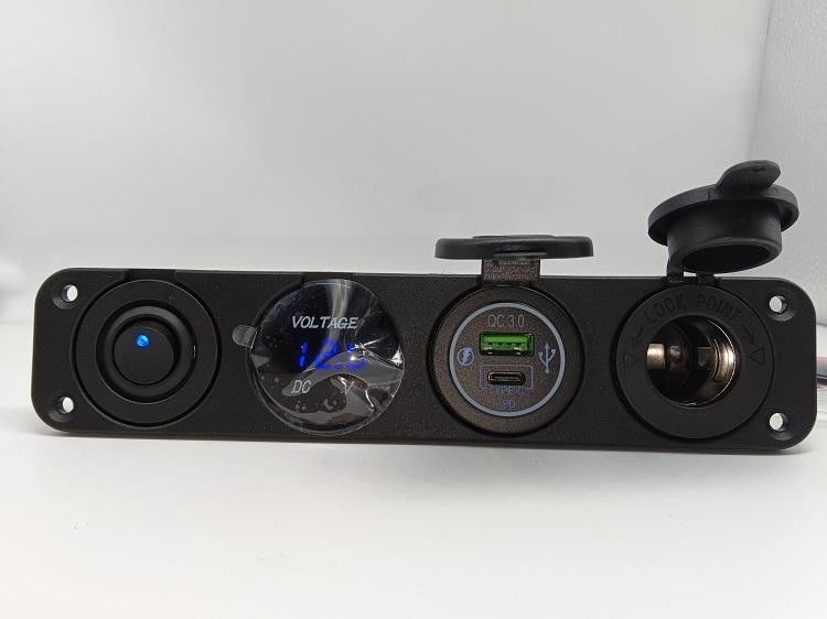 4 in 1 Voltmetro Automotive Dual USB 12V Car Cigarette Lighter Voltage Meter Con Interruttore
